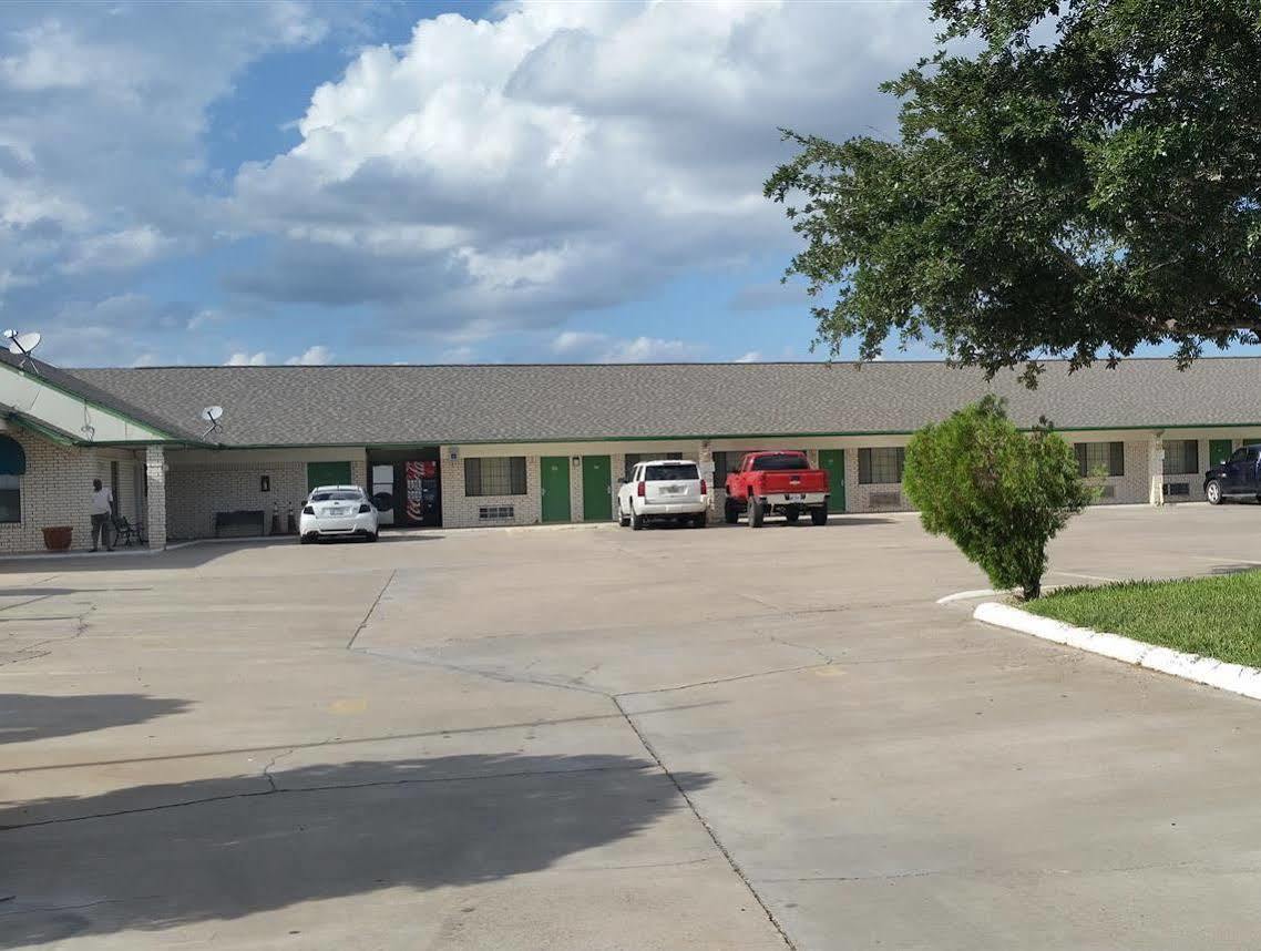 Garden Inn & Suites Hebbronville Εξωτερικό φωτογραφία